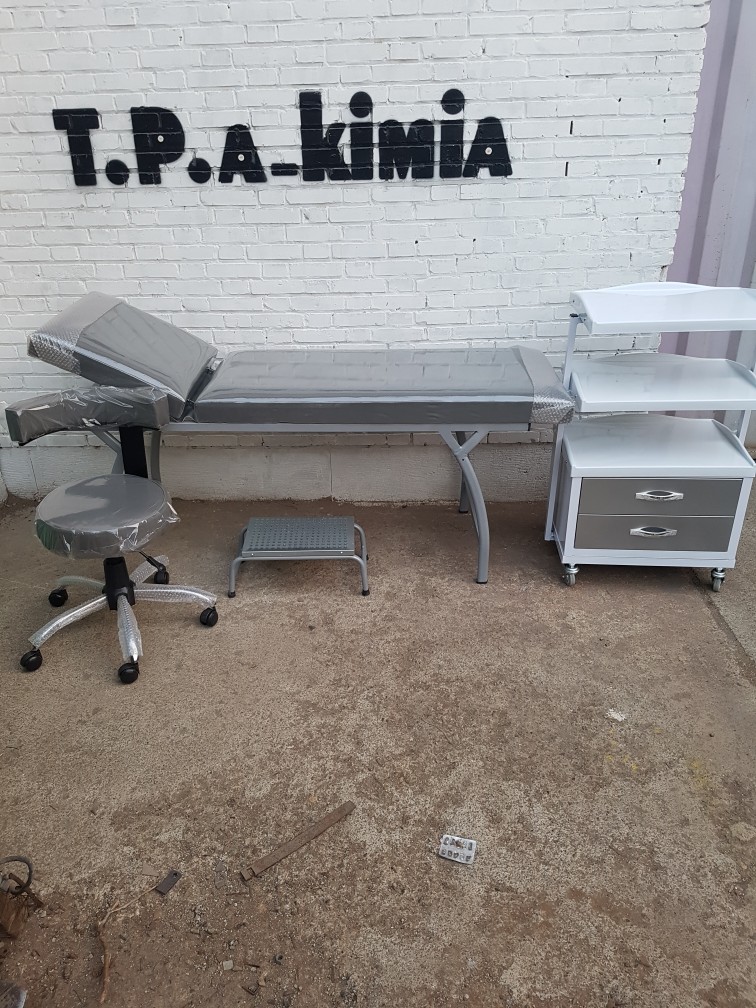 ست تخت معاینه پایه مبلی زیر سر متحرک با صندلی تابوره مدل زیمنس با فوم سرد درجه یک وتک پله