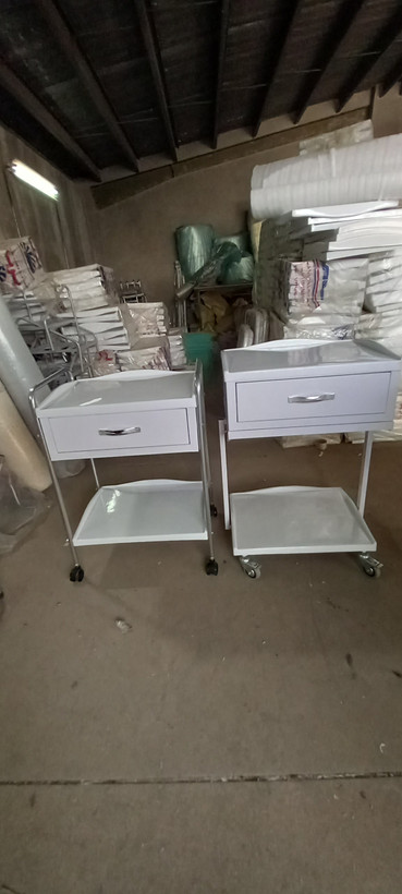 ست تخت معاینه پایه مبلی زیر سر متحرک با صندلی تابوره مدل زیمنس با فوم سرد درجه یک وتک پله